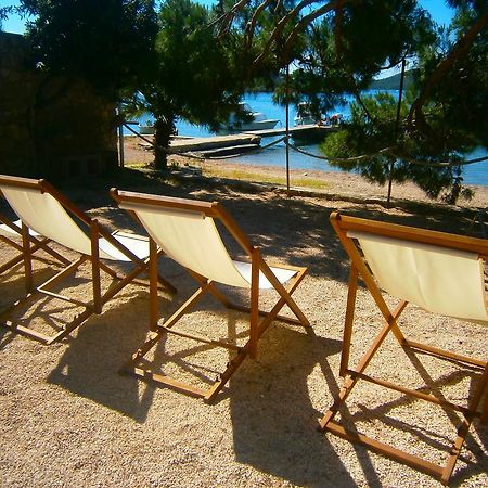 Hotel Bed & Breakfast Pansion Rade Pirovac Exterior foto
