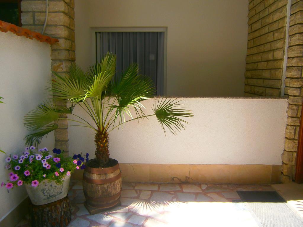 Hotel Bed & Breakfast Pansion Rade Pirovac Exterior foto